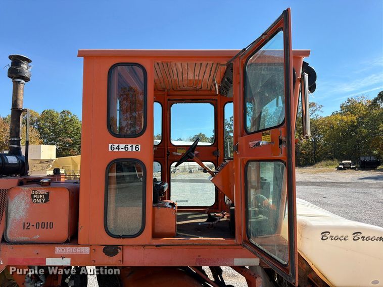 image for item FV6003 2003 Broce CR 350 broom