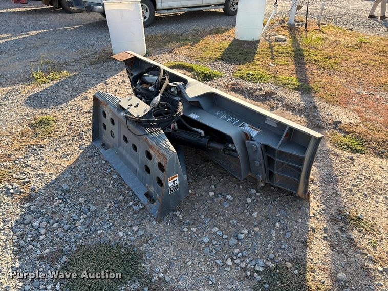 image for item FV6009 Case Construction/Grouser Products skid steer dozer blade