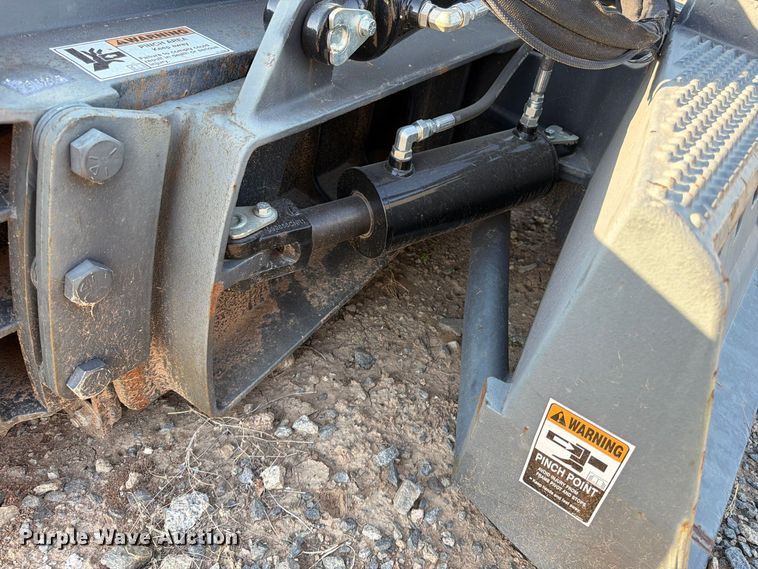 image for item FV6009 Case Construction/Grouser Products skid steer dozer blade