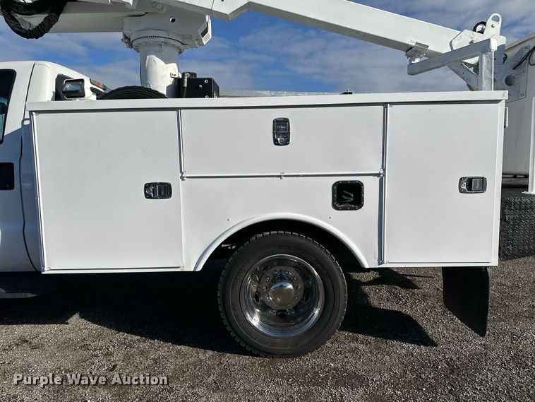 image for item FW3563 2009 Ford F450 Super Duty bucket truck