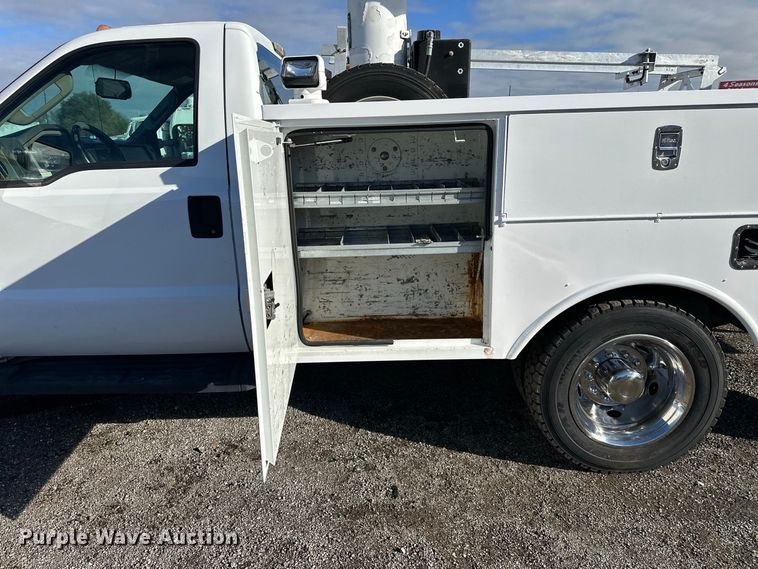 image for item FW3563 2009 Ford F450 Super Duty bucket truck