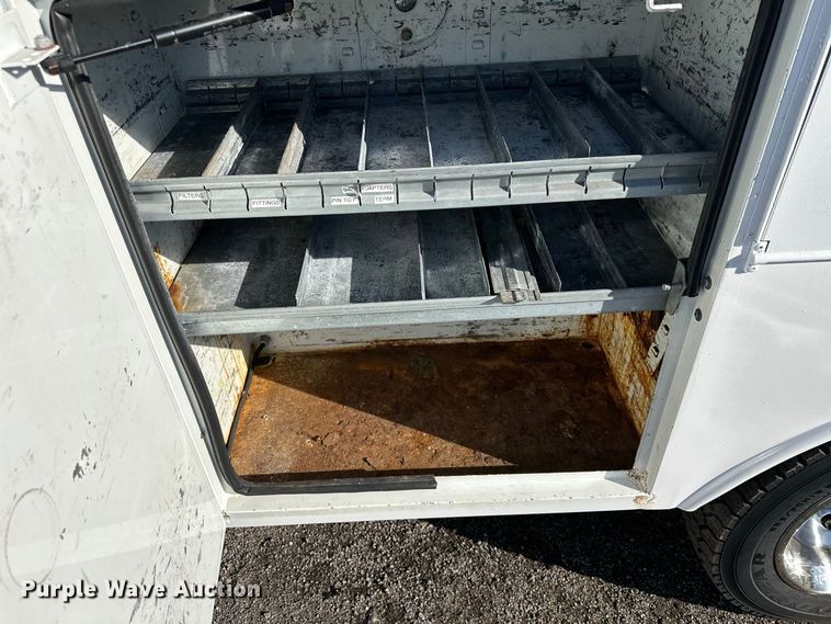 image for item FW3563 2009 Ford F450 Super Duty bucket truck