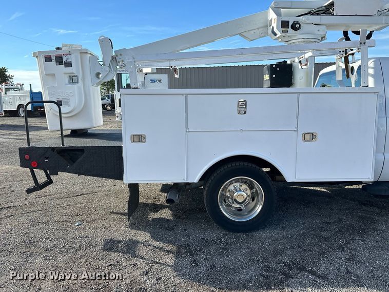 image for item FW3563 2009 Ford F450 Super Duty bucket truck