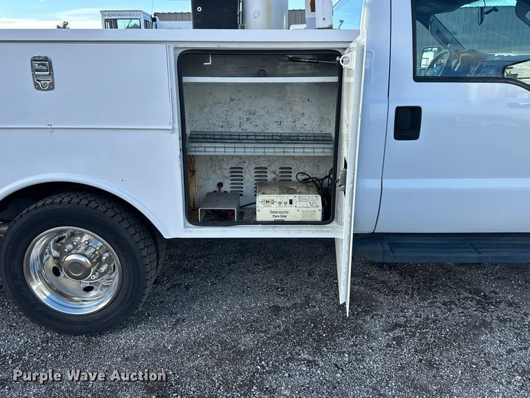 image for item FW3563 2009 Ford F450 Super Duty bucket truck