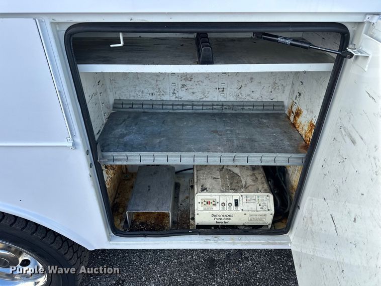 image for item FW3563 2009 Ford F450 Super Duty bucket truck