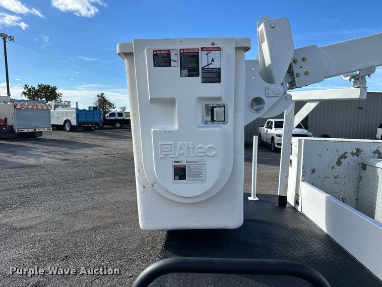 image for item FW3563 2009 Ford F450 Super Duty bucket truck