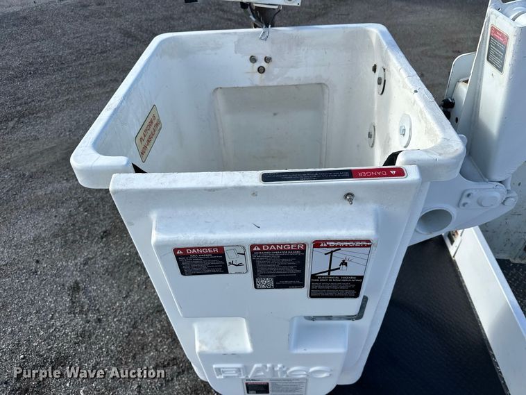 image for item FW3563 2009 Ford F450 Super Duty bucket truck