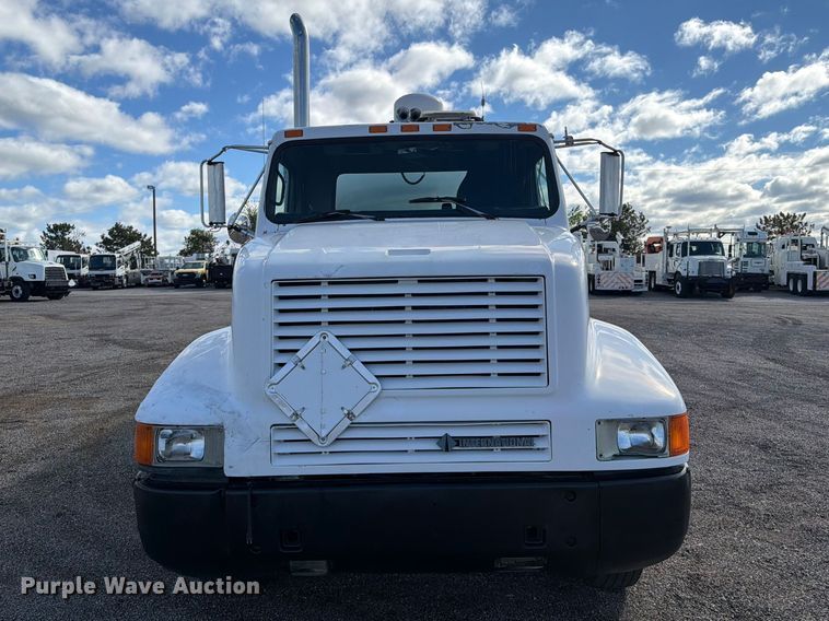 image for item FW3564 1992 International F8200 vacuum truck