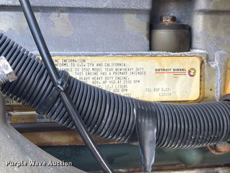 image for item FW3564 1992 International F8200 vacuum truck
