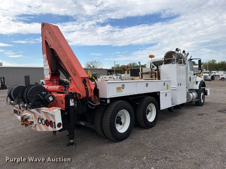 image for item FW3574 2011 International WorkStar 7400 crane truck