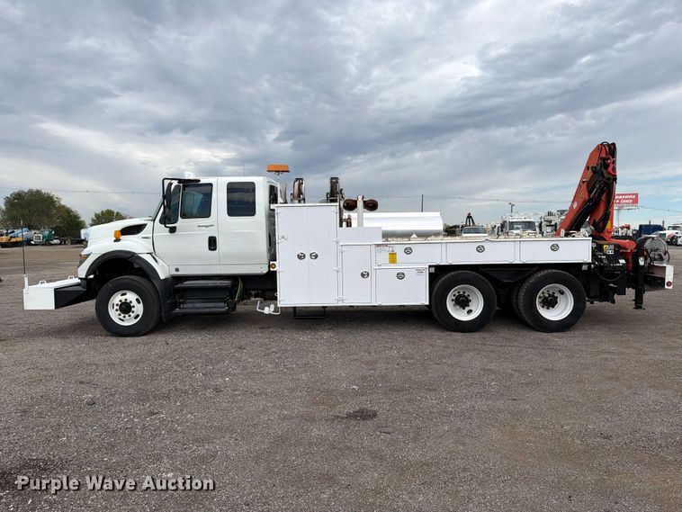 image for item FW3574 2011 International WorkStar 7400 crane truck