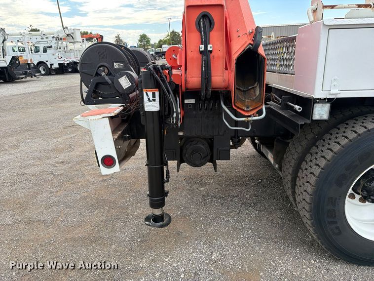 image for item FW3574 2011 International WorkStar 7400 crane truck