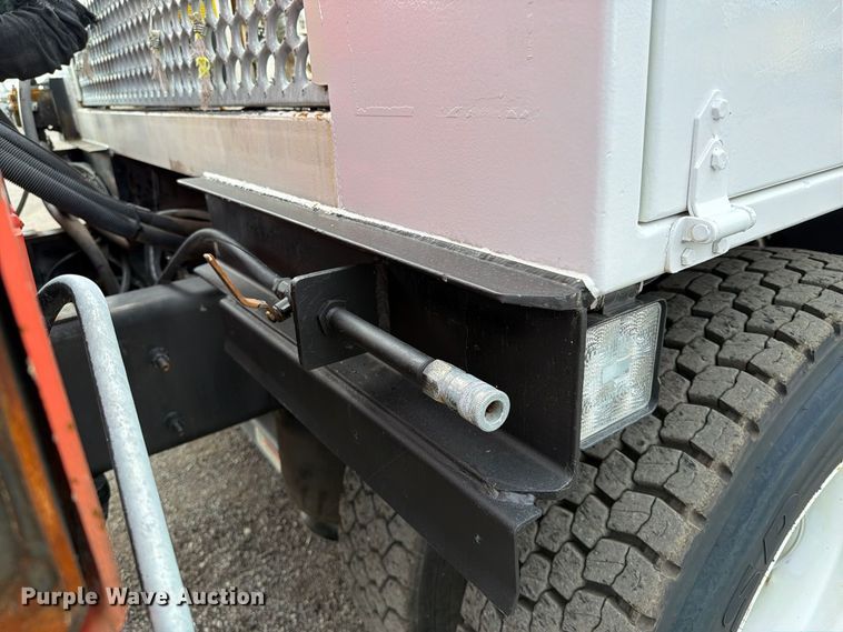 image for item FW3574 2011 International WorkStar 7400 crane truck