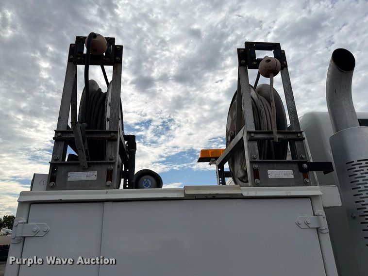 image for item FW3574 2011 International WorkStar 7400 crane truck