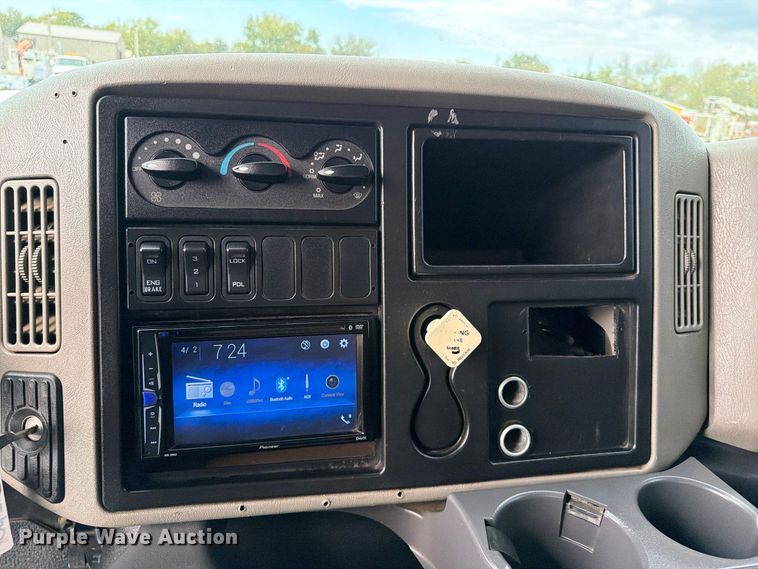 image for item FW3574 2011 International WorkStar 7400 crane truck