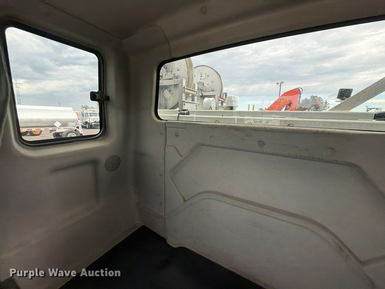 image for item FW3574 2011 International WorkStar 7400 crane truck