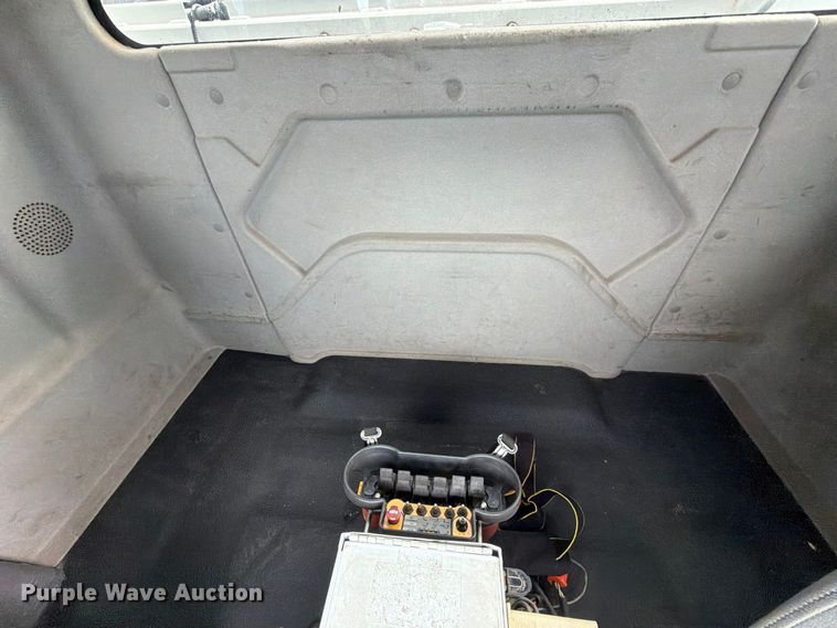 image for item FW3574 2011 International WorkStar 7400 crane truck