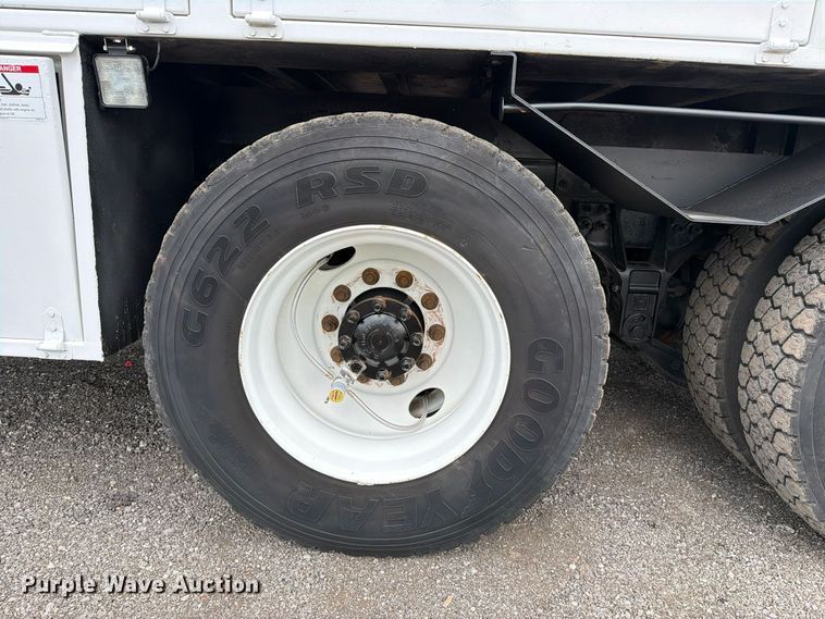image for item FW3574 2011 International WorkStar 7400 crane truck