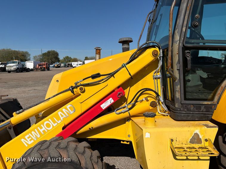 image for item FW3584 2005 New Holland LB110B backhoe