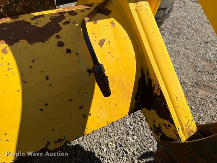 image for item FW3584 2005 New Holland LB110B backhoe