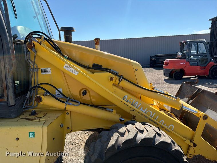 image for item FW3584 2005 New Holland LB110B backhoe