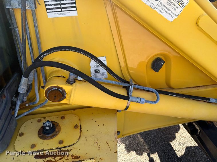 image for item FW3584 2005 New Holland LB110B backhoe
