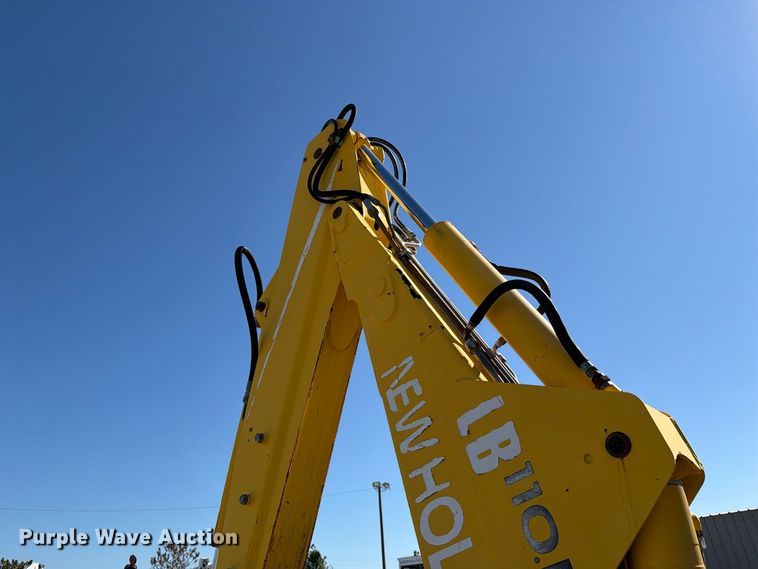 image for item FW3584 2005 New Holland LB110B backhoe