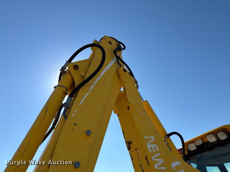 image for item FW3584 2005 New Holland LB110B backhoe