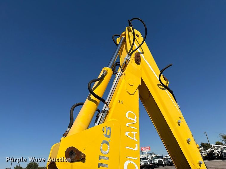 image for item FW3584 2005 New Holland LB110B backhoe