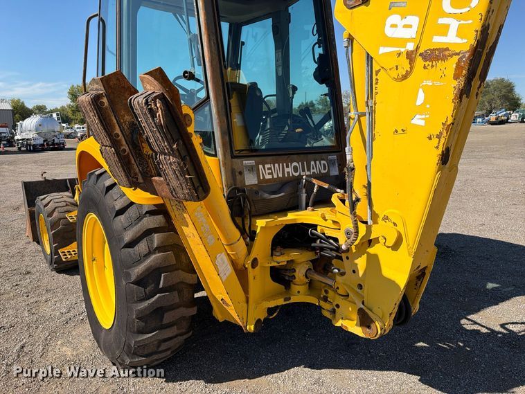 image for item FW3584 2005 New Holland LB110B backhoe