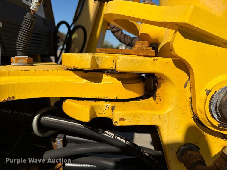 image for item FW3584 2005 New Holland LB110B backhoe
