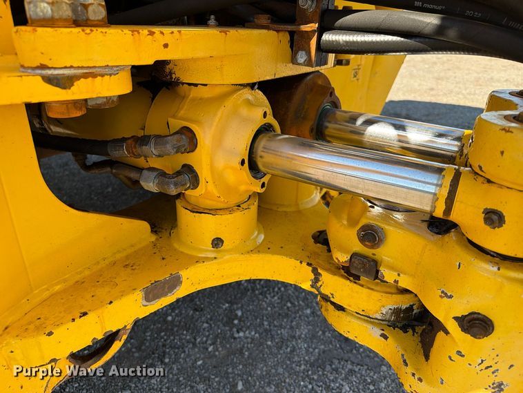 image for item FW3584 2005 New Holland LB110B backhoe