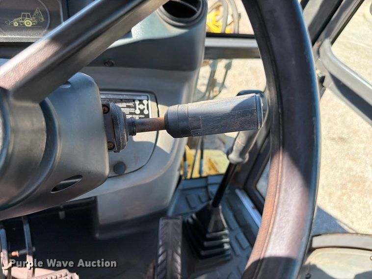 image for item FW3584 2005 New Holland LB110B backhoe