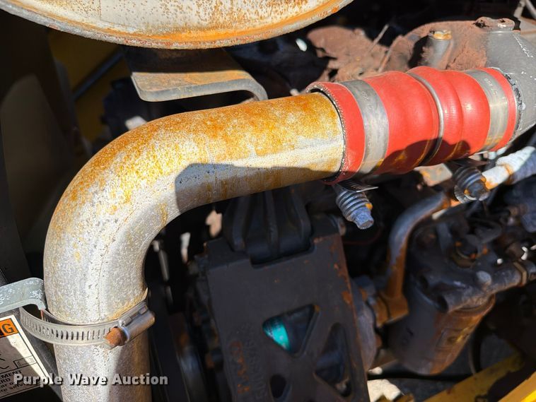 image for item FW3584 2005 New Holland LB110B backhoe