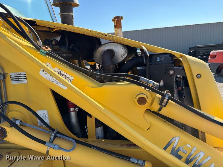 image for item FW3584 2005 New Holland LB110B backhoe