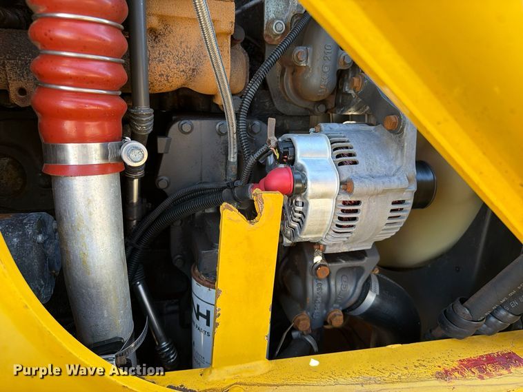 image for item FW3584 2005 New Holland LB110B backhoe