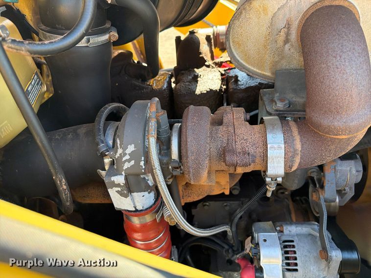 image for item FW3584 2005 New Holland LB110B backhoe