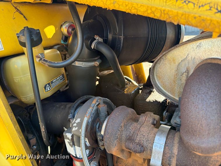 image for item FW3584 2005 New Holland LB110B backhoe