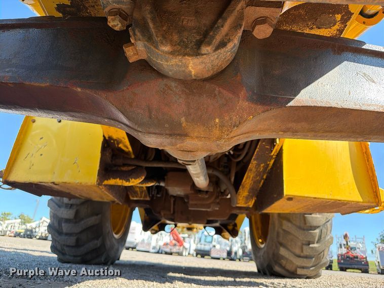 image for item FW3584 2005 New Holland LB110B backhoe