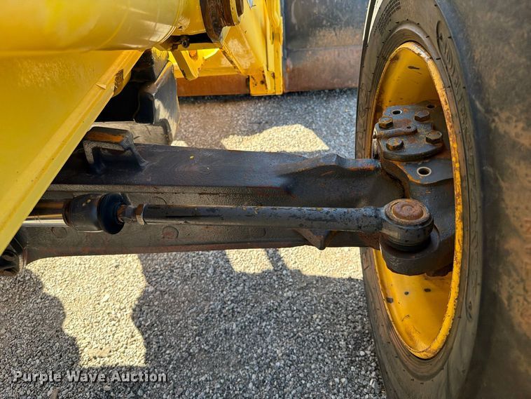 image for item FW3584 2005 New Holland LB110B backhoe