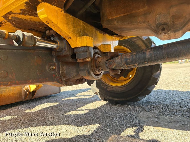 image for item FW3584 2005 New Holland LB110B backhoe