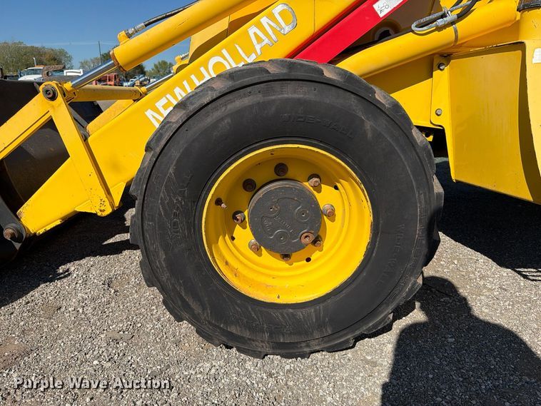image for item FW3584 2005 New Holland LB110B backhoe