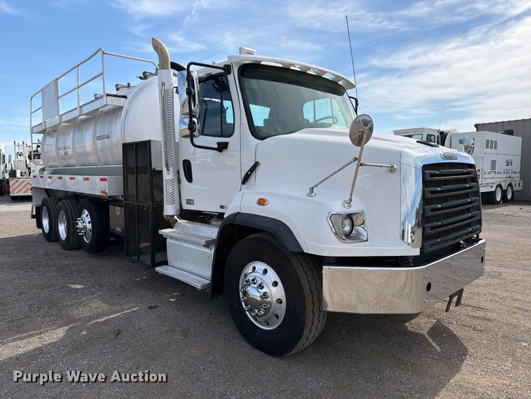 image for item FW3589 2015 Freightliner 114SD vacuum truck