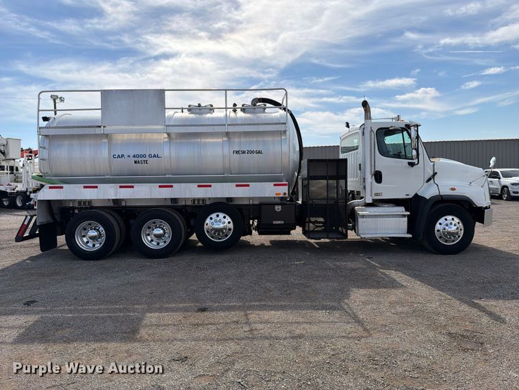 image for item FW3589 2015 Freightliner 114SD vacuum truck