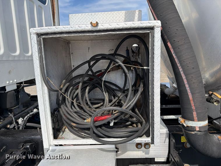 image for item FW3589 2015 Freightliner 114SD vacuum truck
