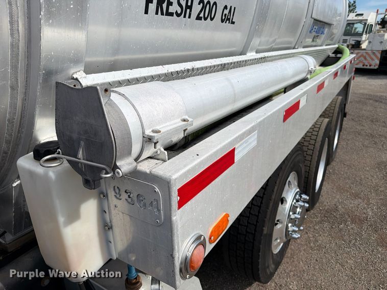 image for item FW3589 2015 Freightliner 114SD vacuum truck
