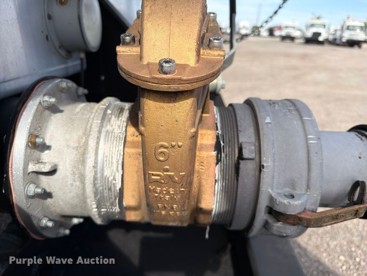 image for item FW3589 2015 Freightliner 114SD vacuum truck