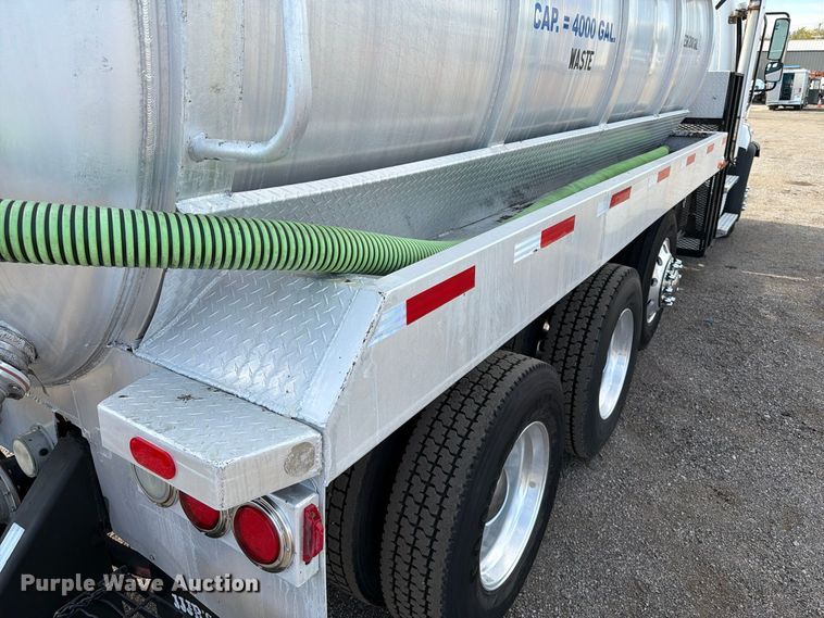 image for item FW3589 2015 Freightliner 114SD vacuum truck
