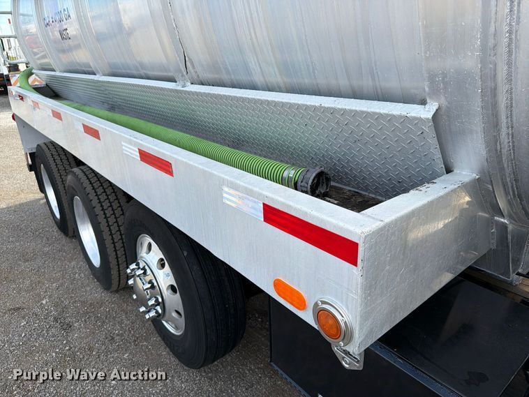 image for item FW3589 2015 Freightliner 114SD vacuum truck