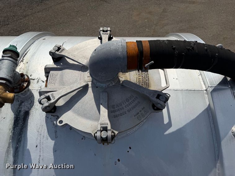 image for item FW3589 2015 Freightliner 114SD vacuum truck